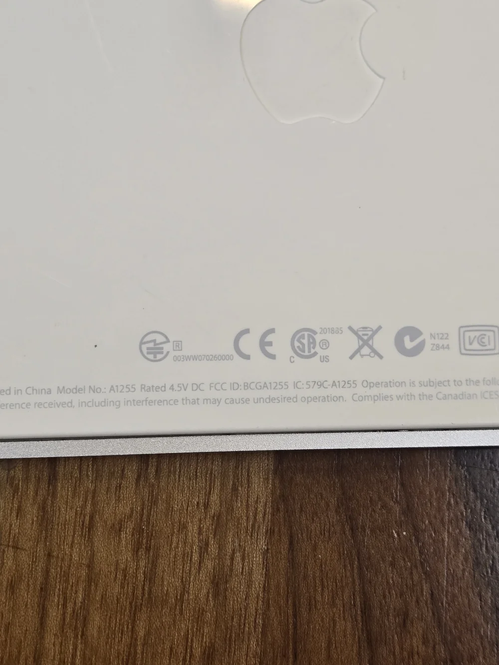 Apple Wireless Bluetooth Keyboard in White and Silver Aluminum